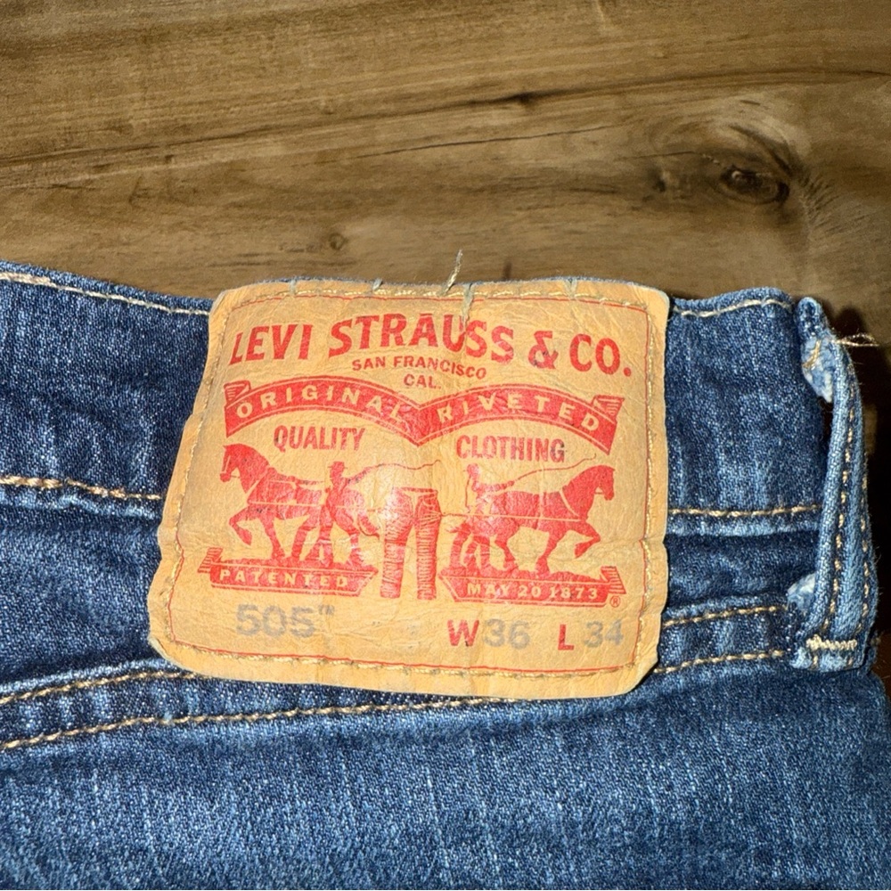 Mens Levis 505 36x34 Blue Jeans Straight Mid Rise Dark Wash - Picture 2 of 10